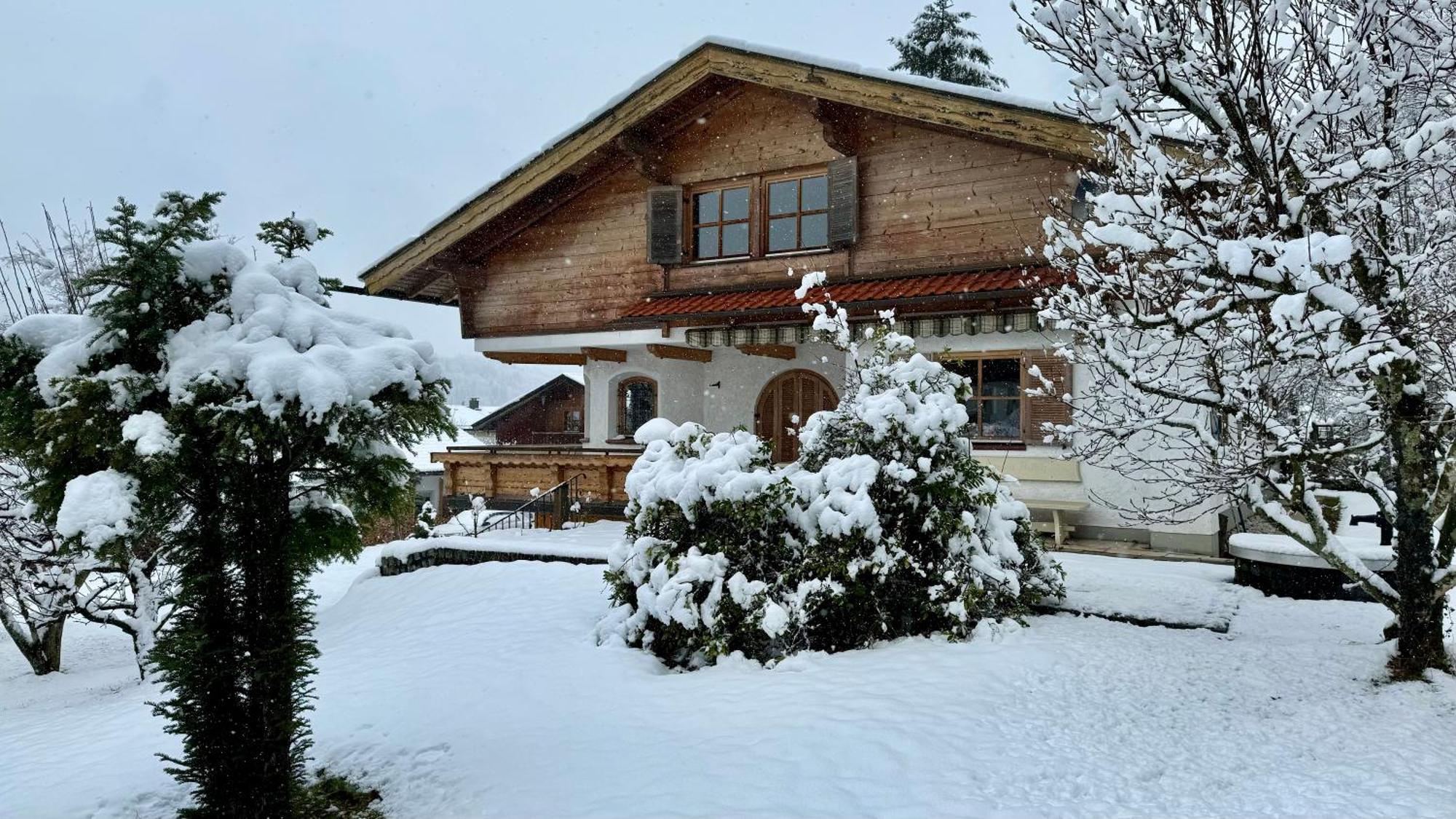 Romantisches Alpenchalet - Mit Sauna Und Kamin - Ruhig Und Zentral Bad Tolz Luaran gambar